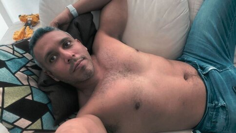 Enter MatthewBlake VIP Show