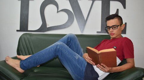 Enter mathlewis VIP Show