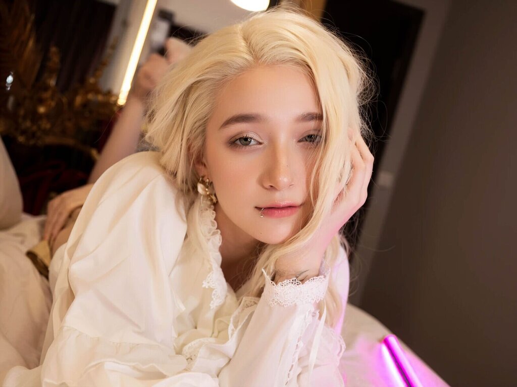 Enter MelissaReis VIP Show