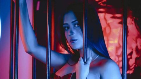 Enter MessyAnna VIP Show