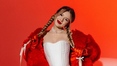 Enter MilanaBalmain VIP Show