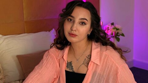 Enter MillaMayer VIP Show