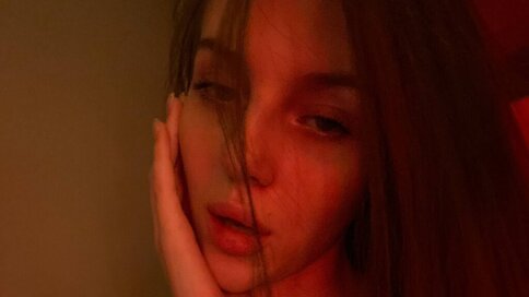 Enter MillieBurnworth VIP Show