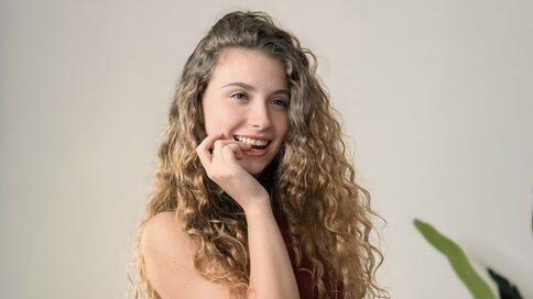 Enter MissJuul VIP Show