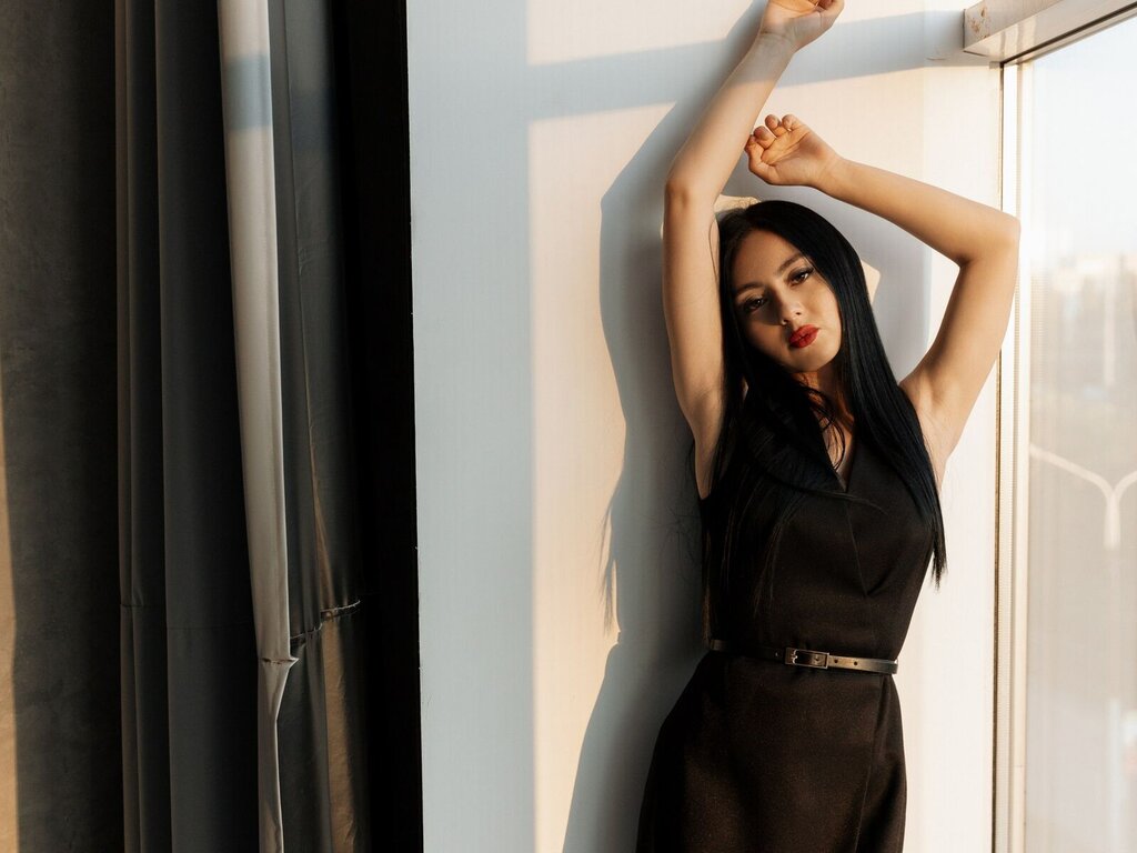 Enter MiyaStiverts VIP Show