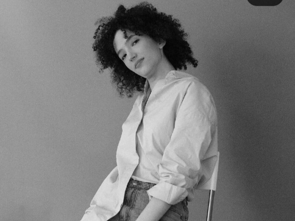 Enter MonaGlasco VIP Show