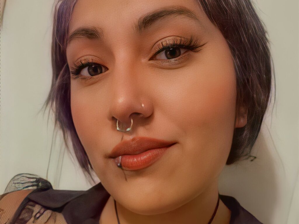 Enter NadiaSilver VIP Show