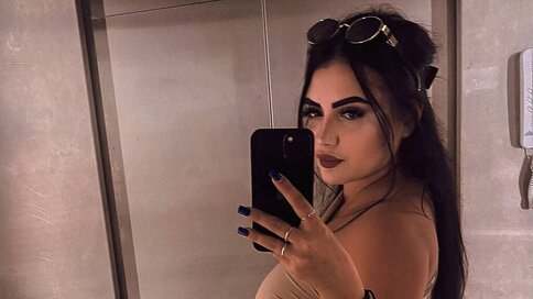 Enter NaomiWilsons VIP Show