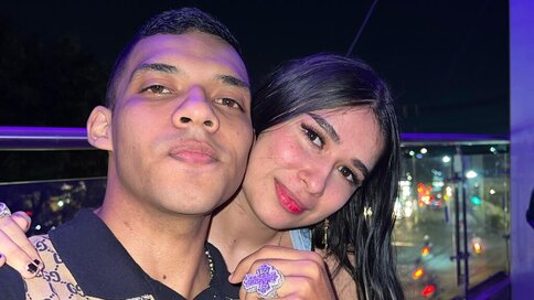 Enter NicollAndAlex VIP Show