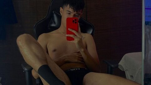 Enter NoahBiker VIP Show