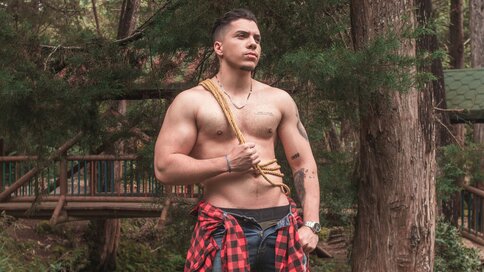 Enter NoahSwagger VIP Show