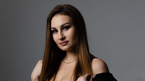 Enter NoraFoxes VIP Show