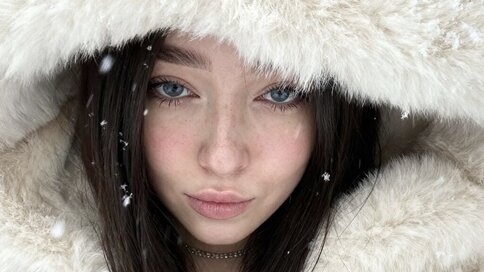 Enter NovaRei VIP Show