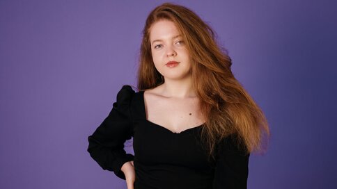 Enter OliviaMoris VIP Show