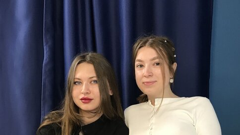 Enter OrnellaAndMonica VIP Show