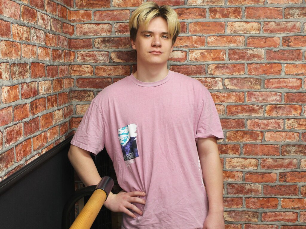 Enter PhillipJames VIP Show