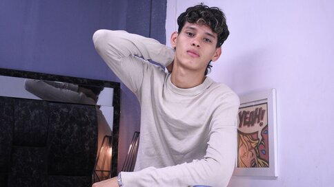 Enter PitRoss VIP Show