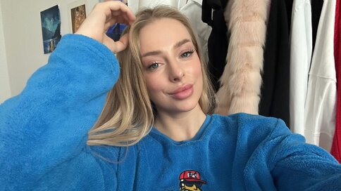 Enter PolinaMoore VIP Show