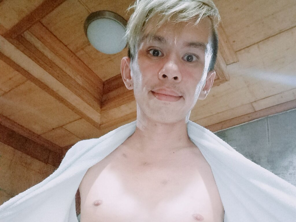 Enter RaeWinchester VIP Show