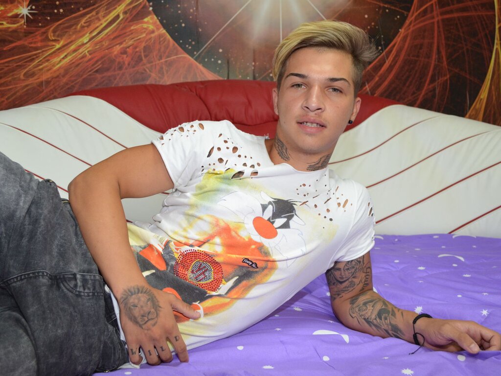 Enter RalphBITZA VIP Show