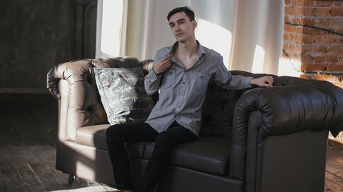 Enter RayLuWesley VIP Show