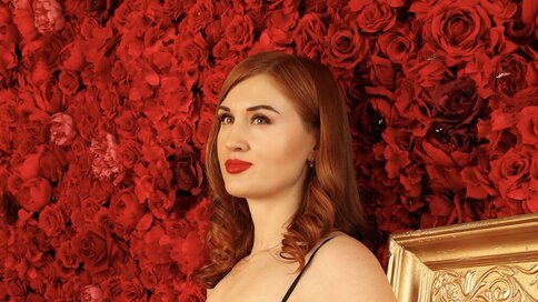 Enter RihannaVisconti VIP Show