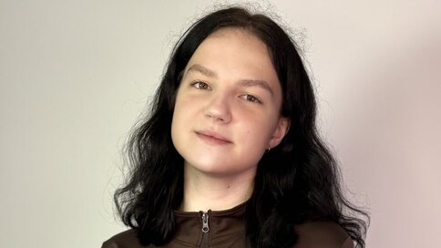 Enter RosarioAlmen VIP Show