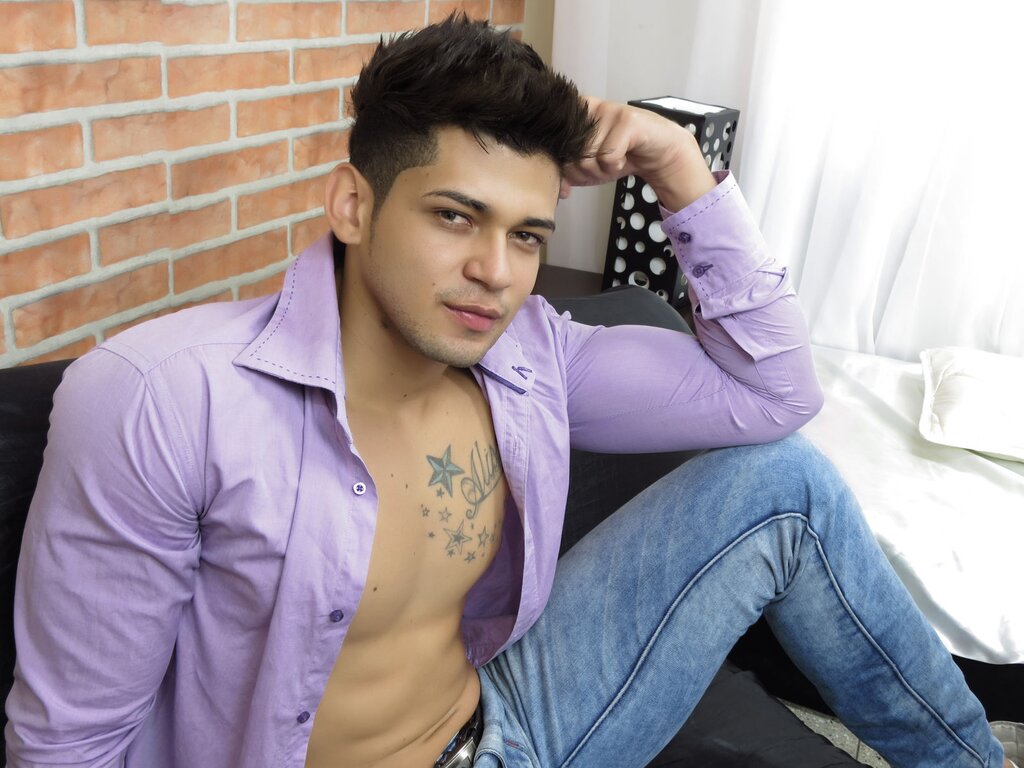 Enter RoxHardyk VIP Show