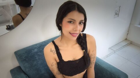 Enter SakiAkane VIP Show