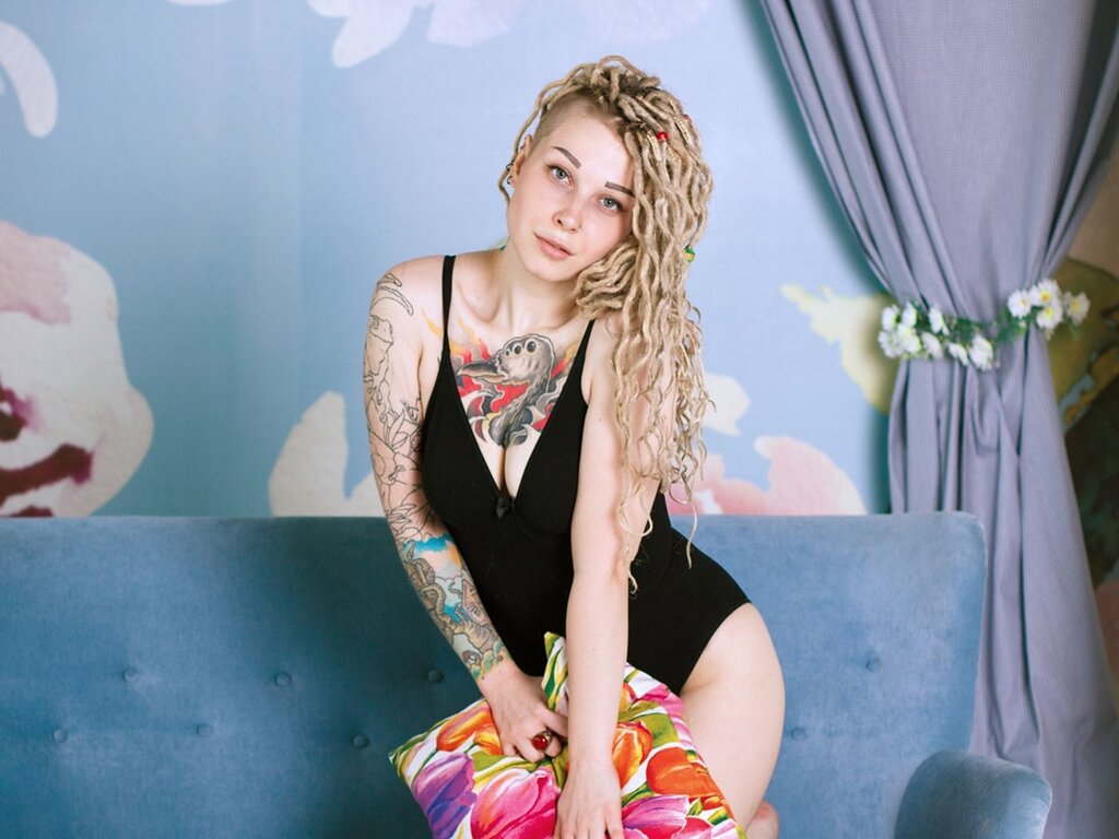 Enter SallyBoller VIP Show