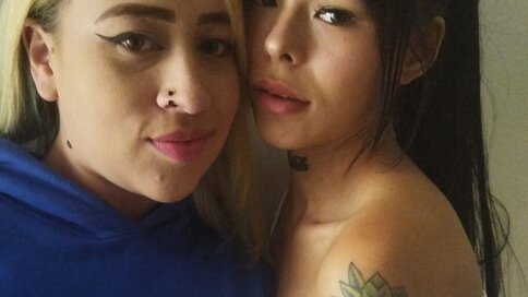 Enter SaraAndMia VIP Show