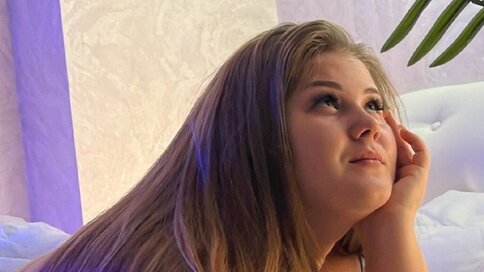 Enter ScarletSinera VIP Show