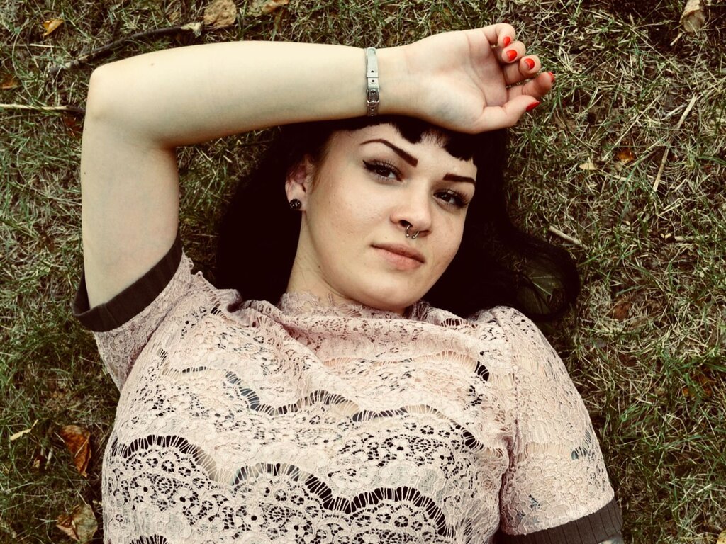 Enter SeReNaExoTiC VIP Show