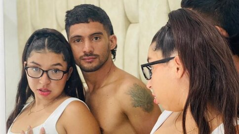 Enter SeleneAndDorian VIP Show