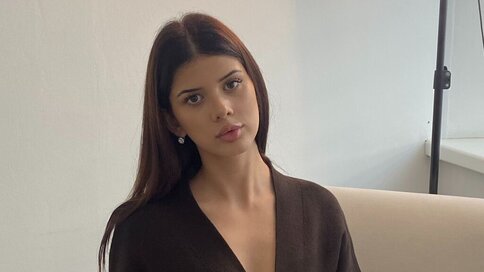 Enter ShakitaBiscocho VIP Show