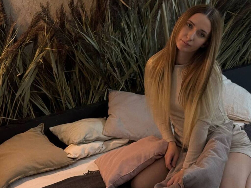 Enter SherryPlane VIP Show