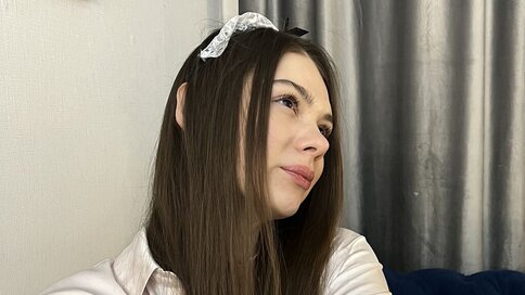 Enter SiennaWeals VIP Show