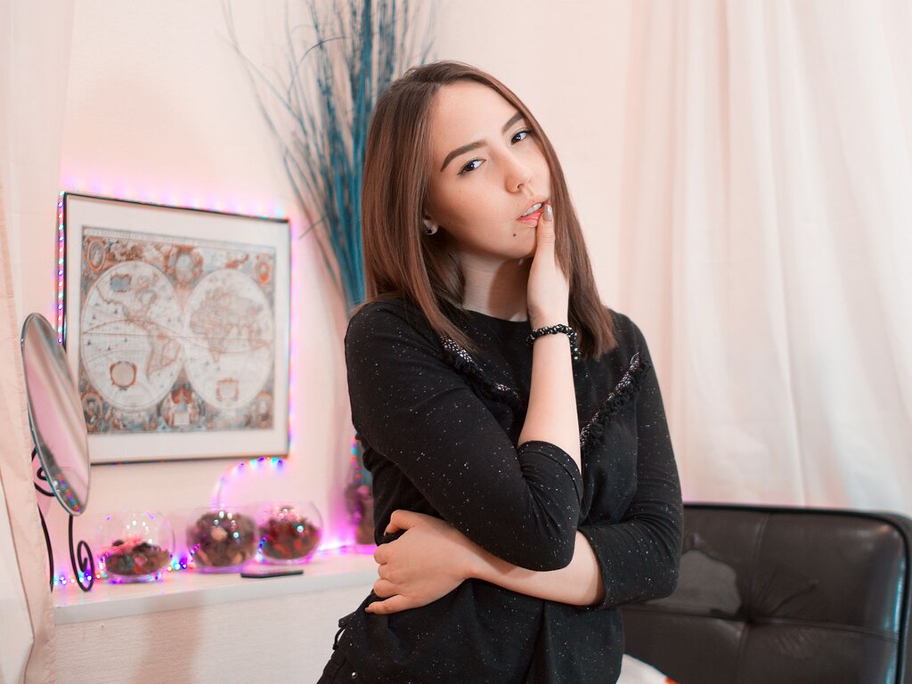 Enter SilverAbigale VIP Show