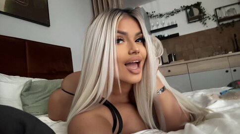 Enter SkylarJewel VIP Show