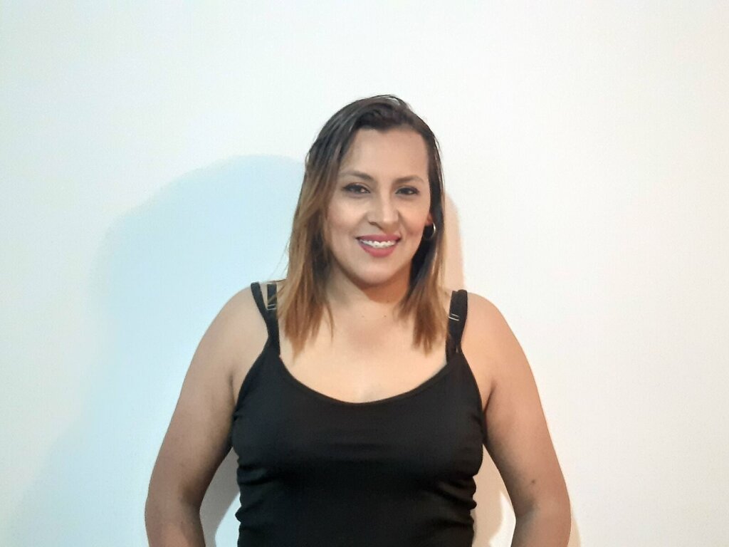 Enter SolPalacios VIP Show