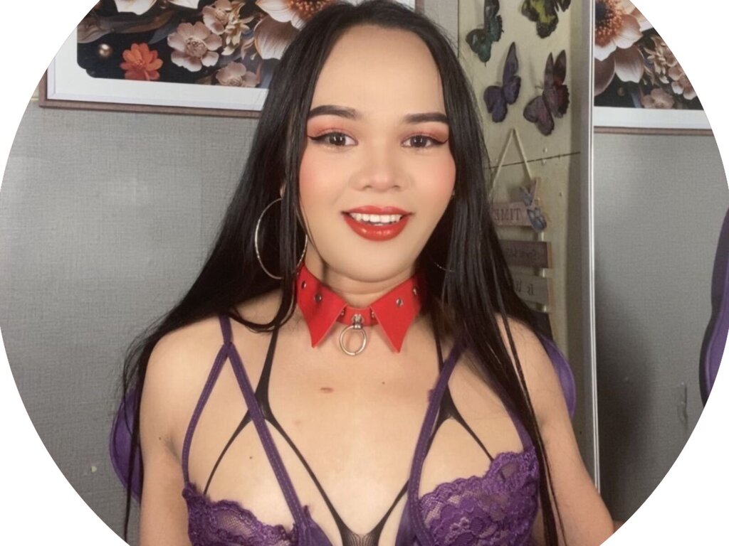 Enter SophiaCourthaway VIP Show