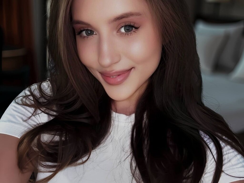 Enter SophieCassel VIP Show