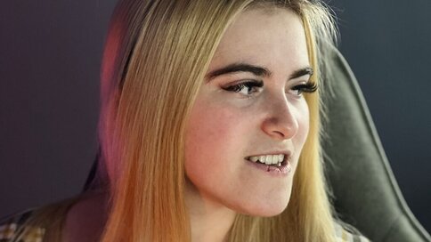 Enter StefanieNicks VIP Show