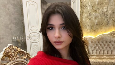 Enter StellaMo VIP Show