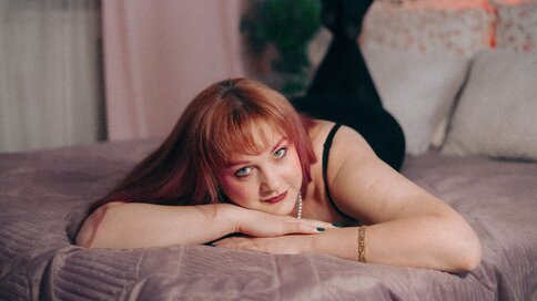 Enter StellaSunfield VIP Show