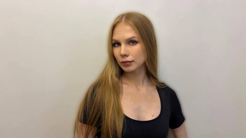 Enter SusieAlvia VIP Show