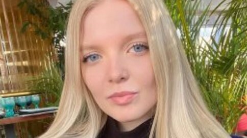 Enter SweetAnny VIP Show