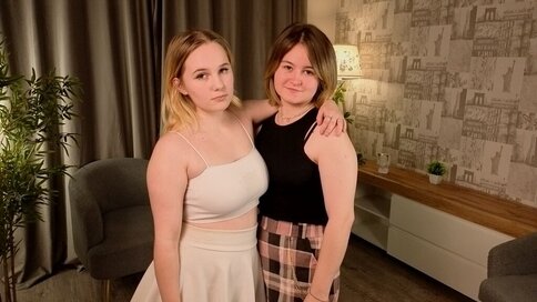 Enter TamelaAndLynella VIP Show