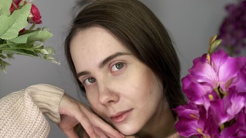 Enter TarahGieser VIP Show