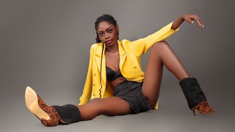 Enter TatianaAkil VIP Show